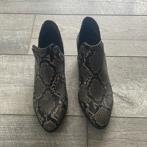 Fergalicious Size 8 Snake Print Ankle Boots Brand New - Picture 3 of 8